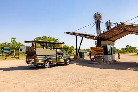 Ultimate and Beyond - Safaris - Tours - Transfers